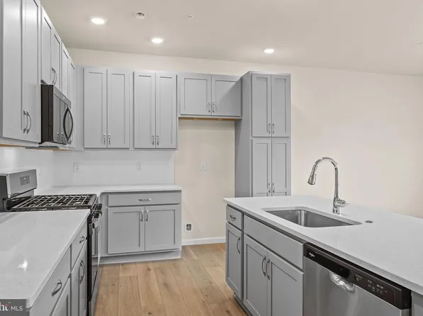 40 N 8th St Homesite B20, Perkasie, PA 18944