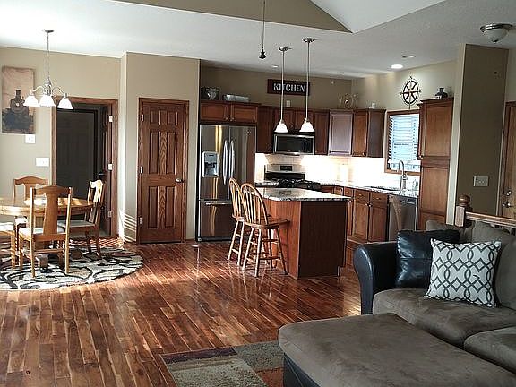 4th image of 2040 NW 44th St