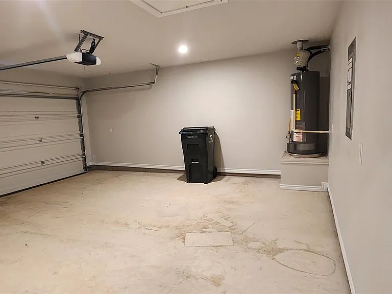 408 Los Olives Ln — Photo 8