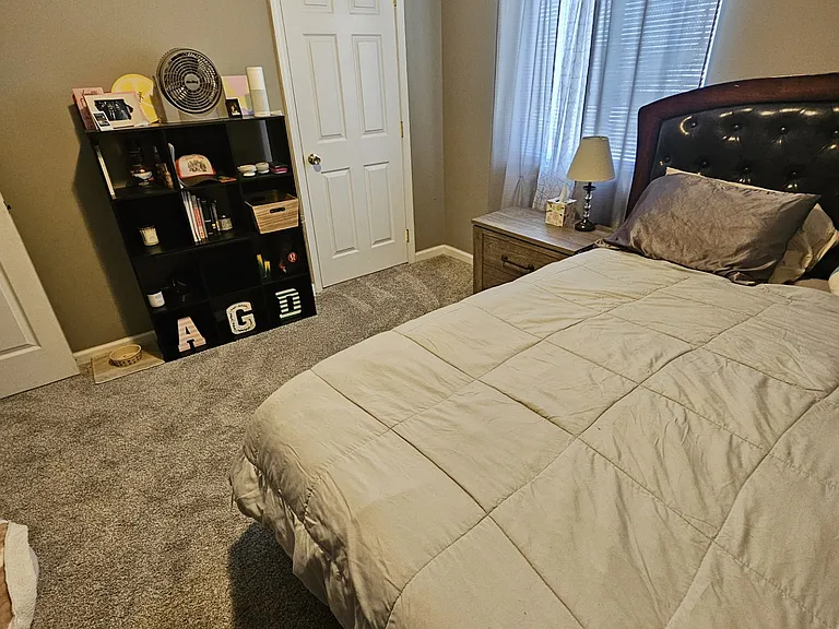 312 W Monroe St #4 — Photo 8