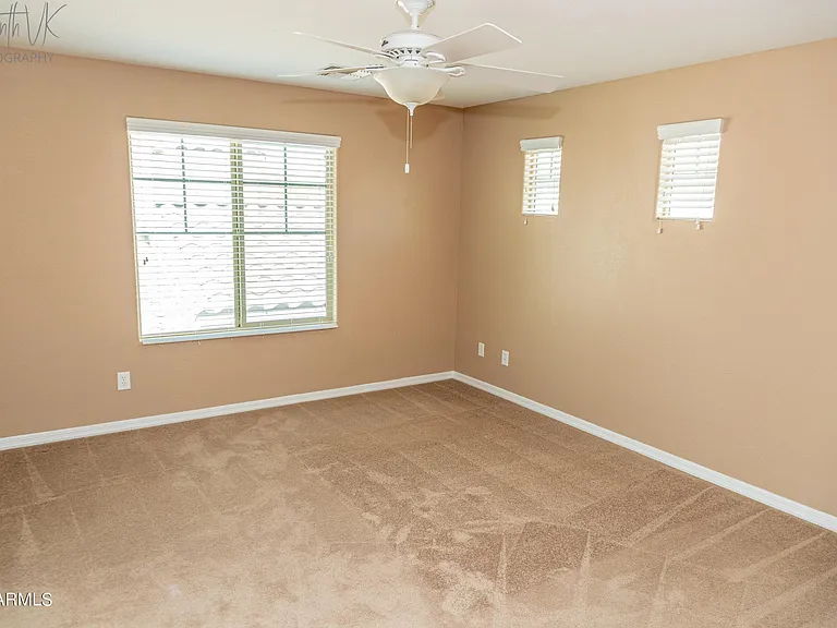 2162 W Scully Dr — Photo 21