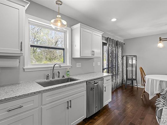 4th image of 2545 S Ridge Ln