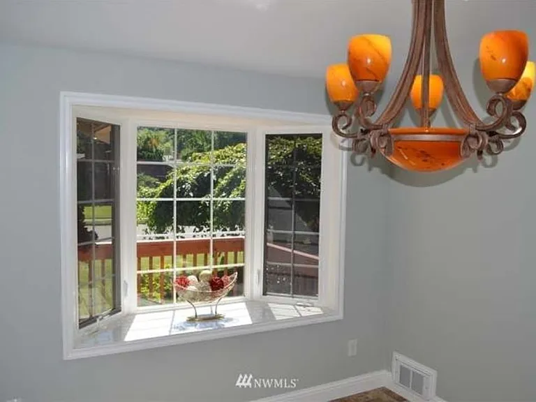 2810 11th St SE — Photo 8