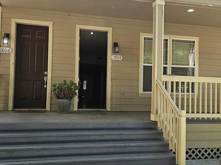 1804 G St — Photo 25