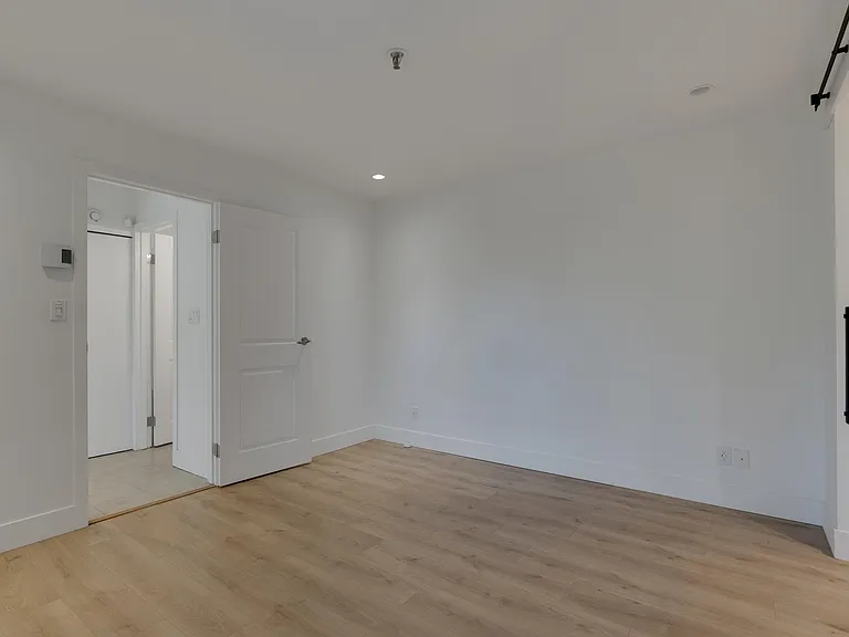 1100 W 6th Ave #E2 — Photo 12