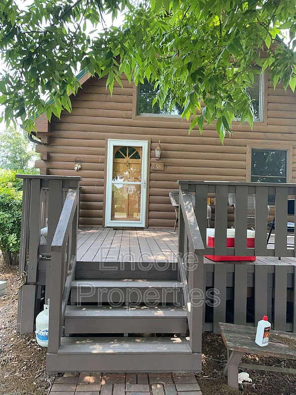 2 bed, 1.5 bath, $1,400 — Photo 3