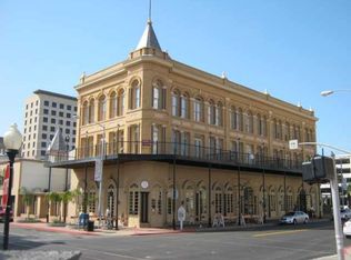 2102 Post Office St #10, Galveston, TX 77550