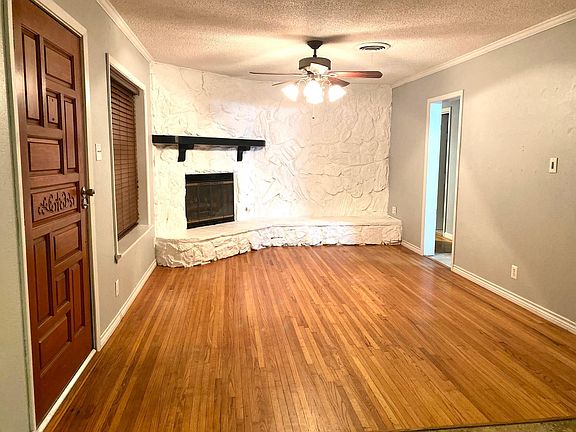 3rd image of 2238 7th St