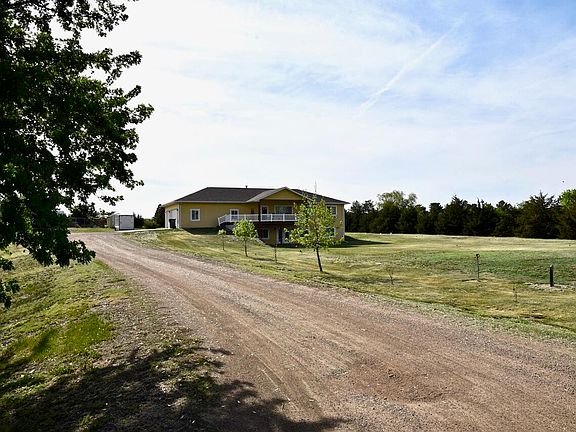 4th image of 20061 Starlight Ave