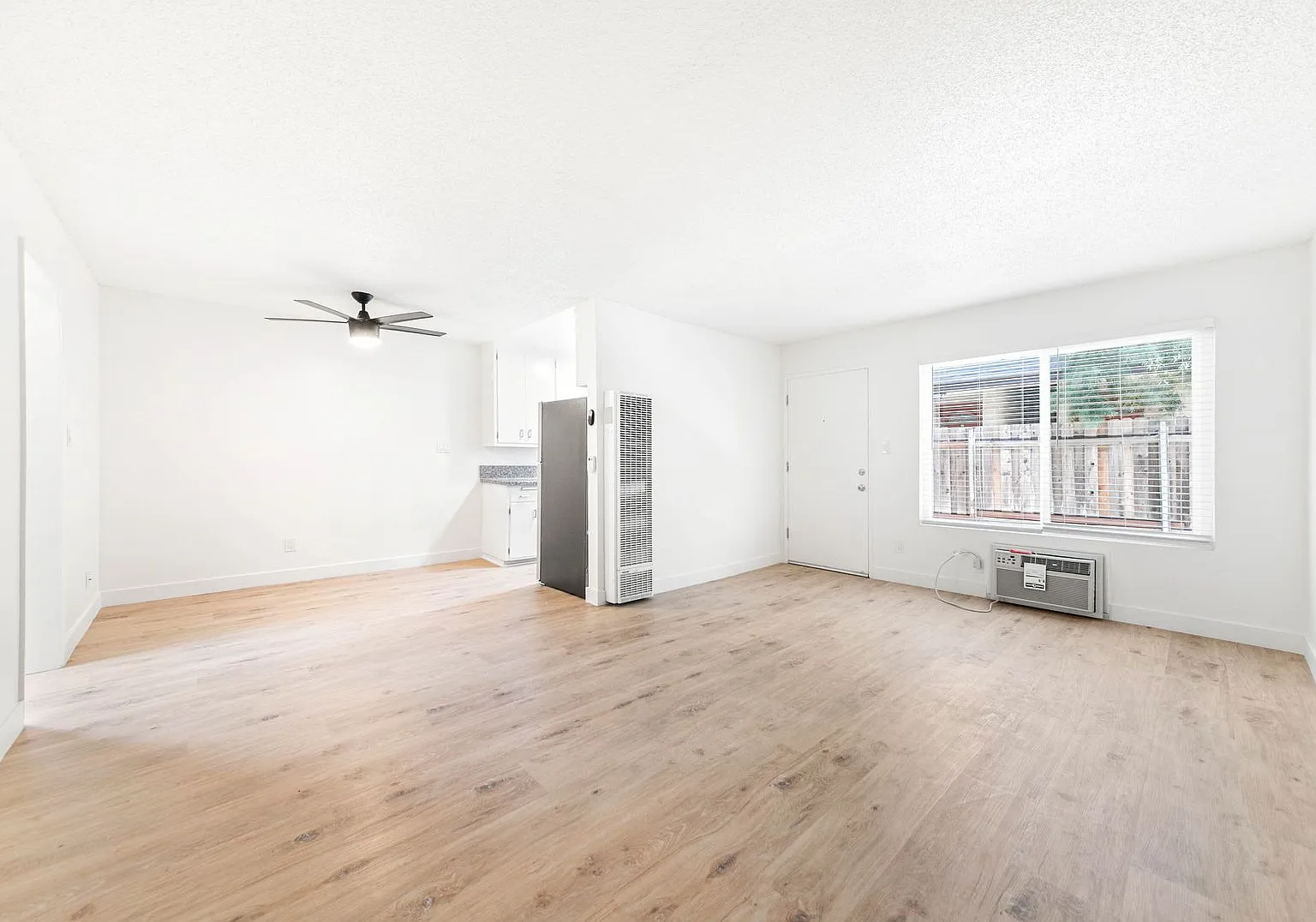 5330 Corteen — Photo 4