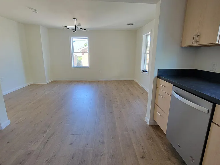 407 Bowers St — Photo 12