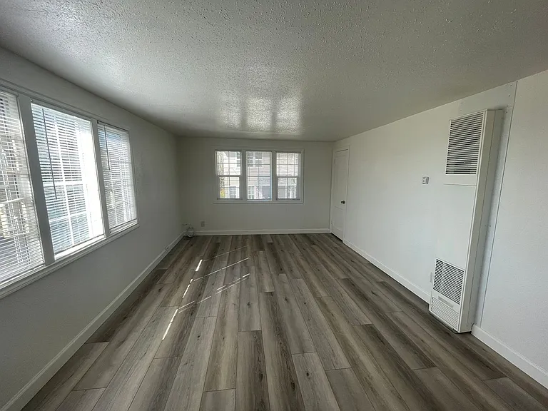 Vista Terrace — Photo 24
