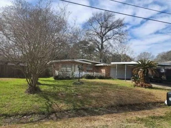 5439 Green Ave, Groves, TX 77619