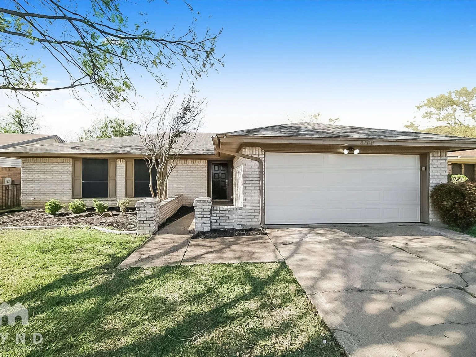 3 bed, 2.0 bath, 1504 sqft, $1,845 — Photo 1