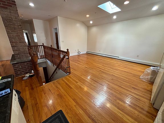 2nd image of 127 Glen Ave APT 3