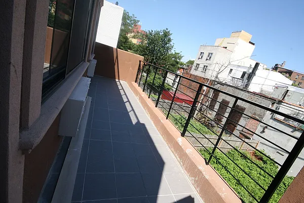 Rented by Makover Group Inc | media 10