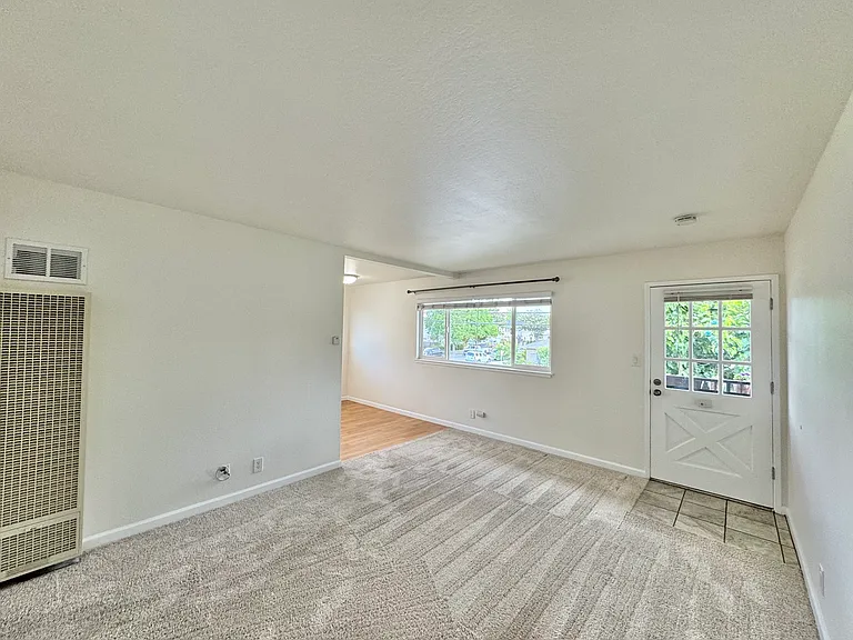 3235 Myles Ct #4 — Photo 3