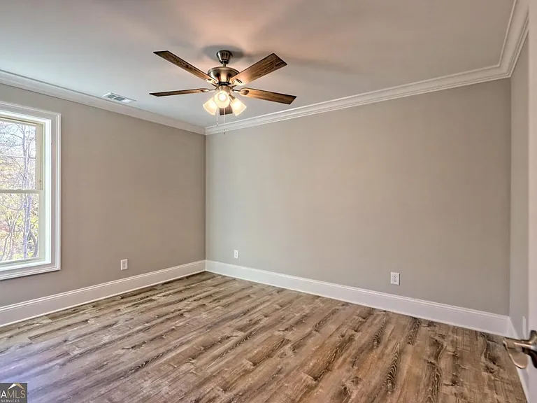 76 Hatch Dr — Photo 30