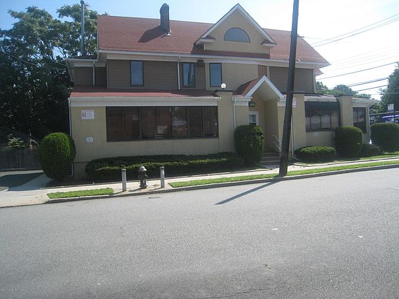 2nd image of 427 Forest Ave
