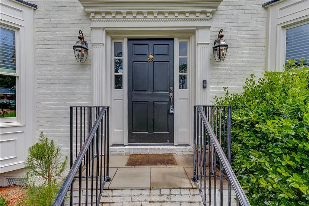 4 bed, 2.5 bath, 2361 sqft, $3,800 — Photo 3