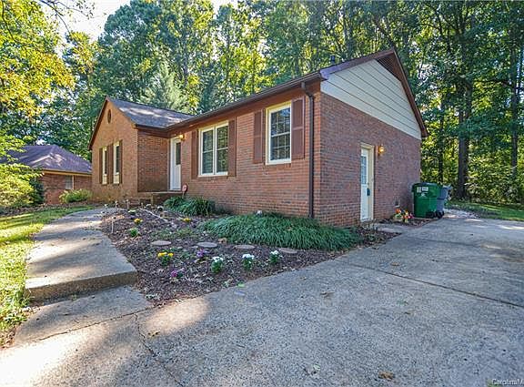 2nd image of 6224 Cross Creek Ln