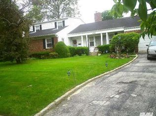 150 Porterfield Pl, Freeport, NY 11520