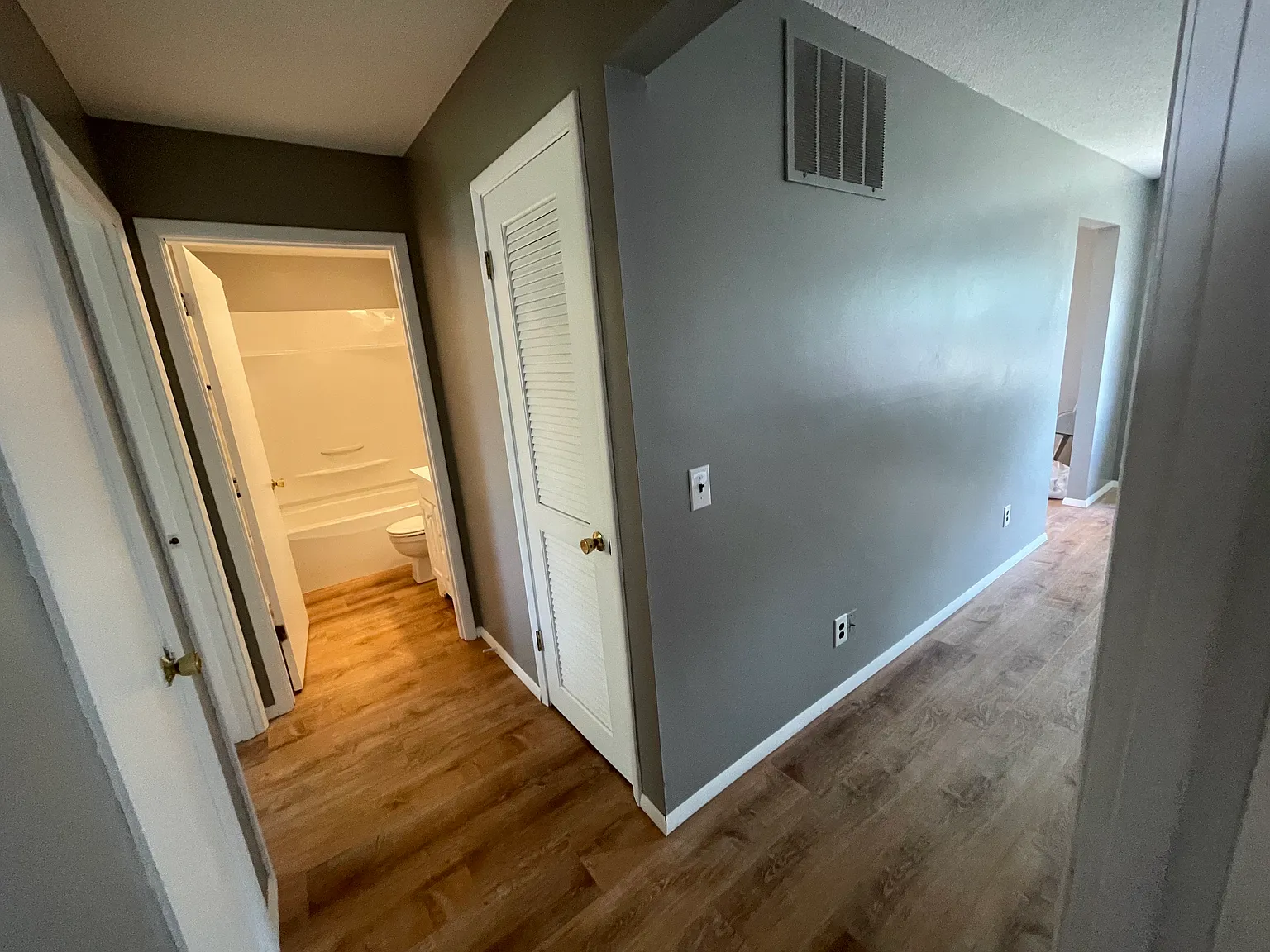 2 bed, 725 sqft, $1,200 — Photo 4