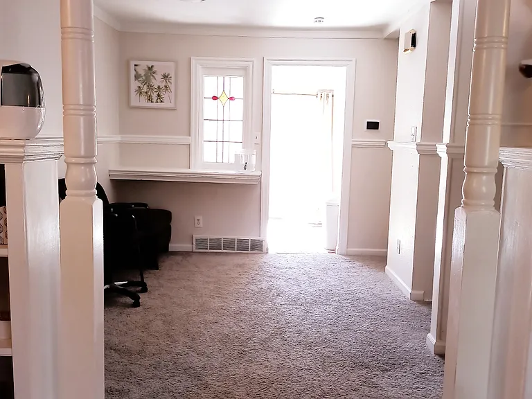 1125 S Monaco Pkwy — Photo 8