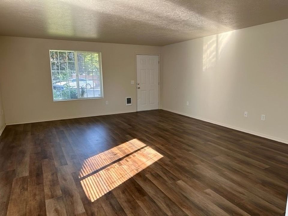 2nd image of 3394-3412 30th Ave NE #3404