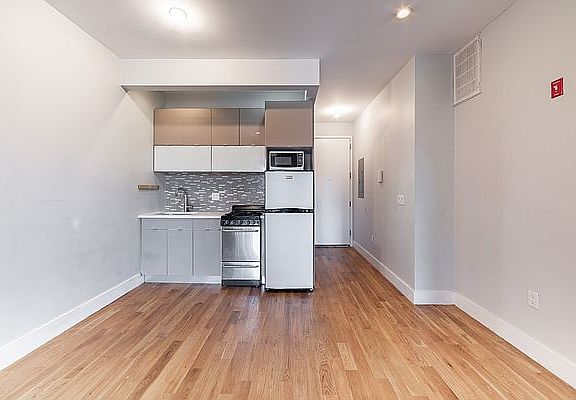 2nd image of 35 Rogers Ave #3G