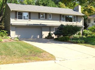 5140 Meadow Rdg, Edina, MN 55439