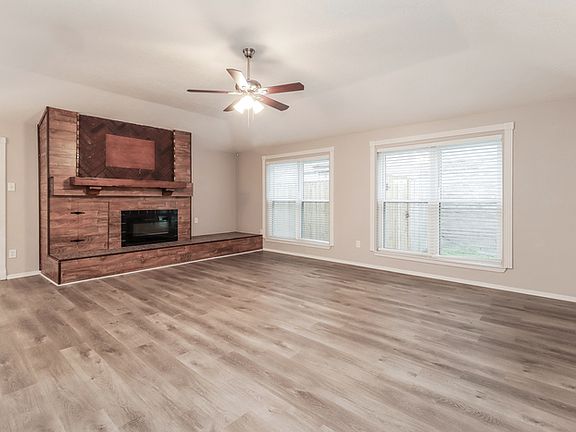 5th image of 229 Willoughby Dr