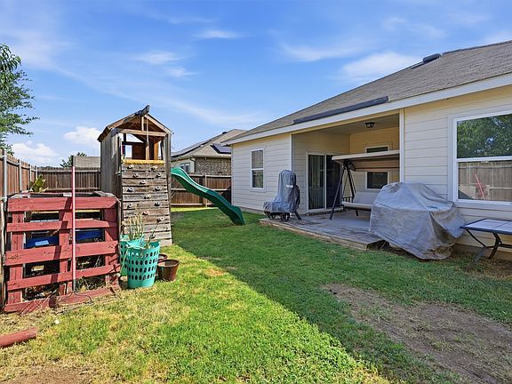 2nd image of 540 S Heights Dr