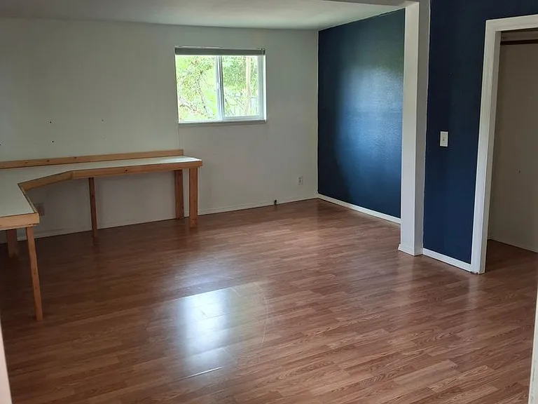 4500 NW McLoughlin Dr — Photo 8