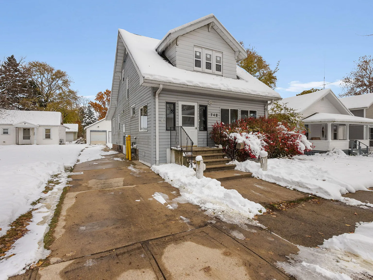 3 bed, 1324 sqft, $1,495 — Photo 2