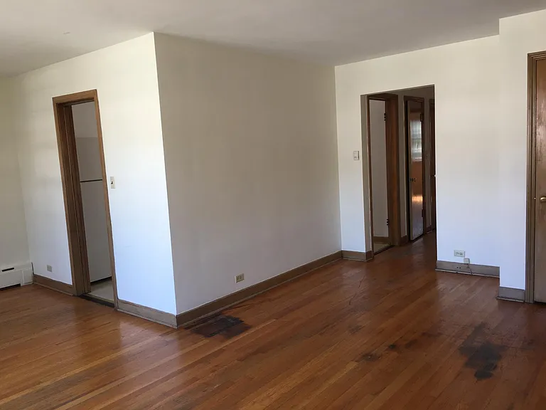 7111 W Farragut Ave — Photo 3