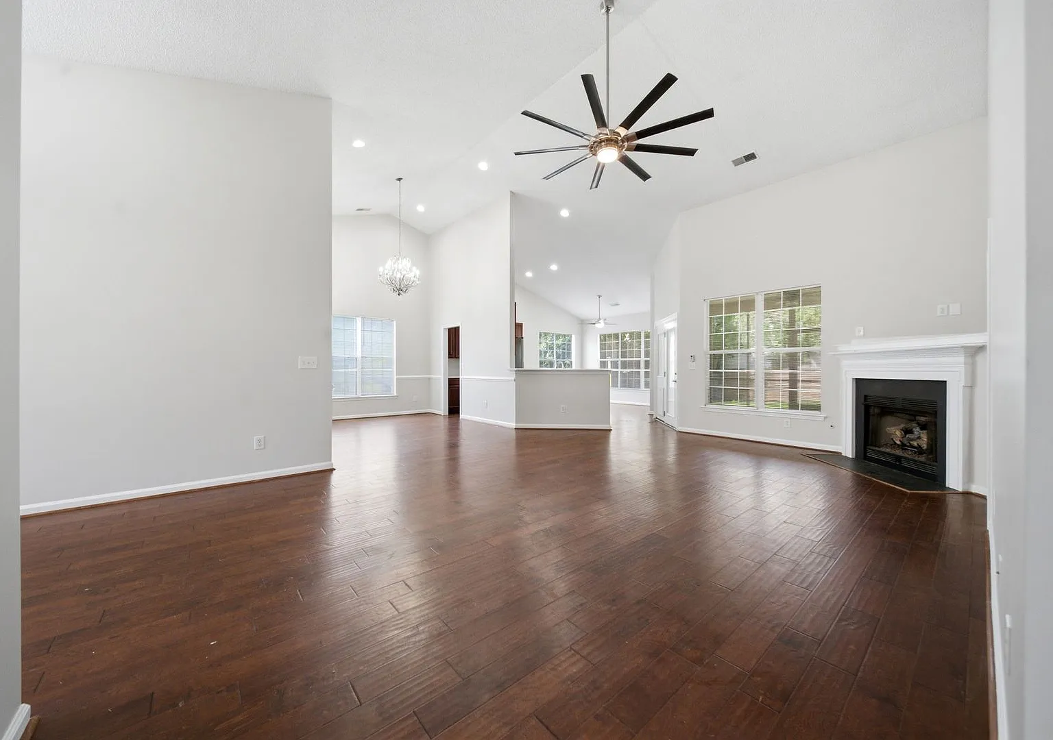 4- Bedroom House — Photo 4
