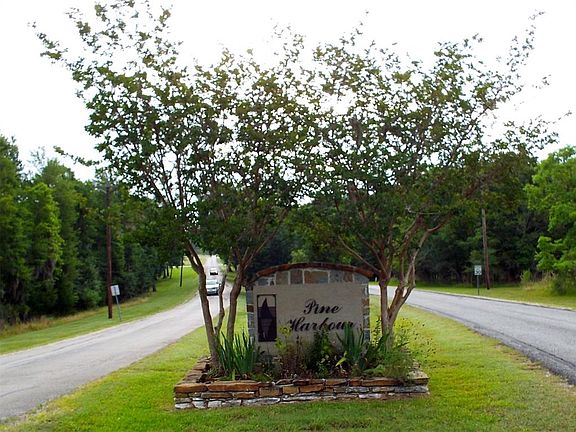 3rd image of 288 S Pine Harbour Dr