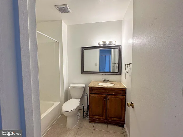 13327 Schwenger Pl — Photo 44