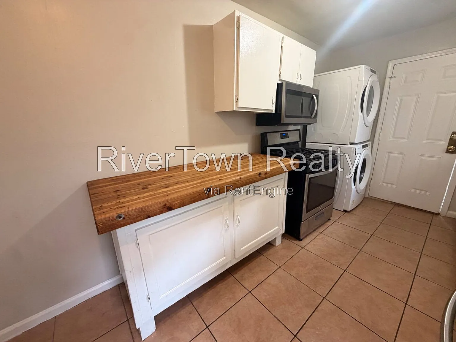3 bed, 1.0 bath, 954 sqft, $1,150 — Photo 4