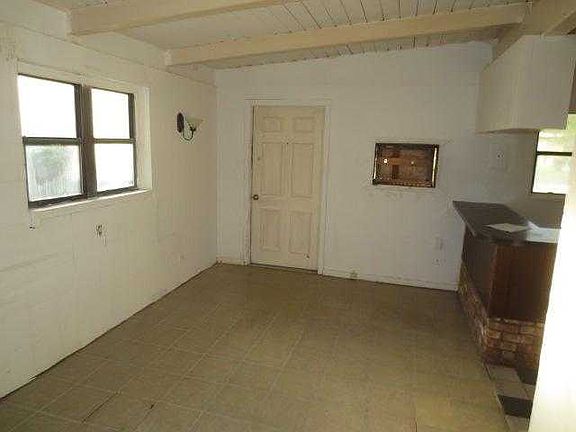 4th image of 301 Georgia Dr