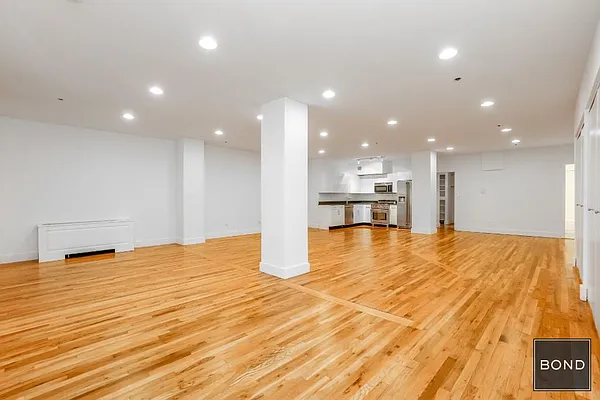 Rented by Bond New York | media 1