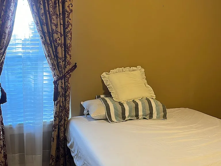 4301 N Poplar Ave — Photo 18
