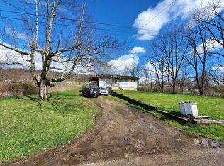 159 Flowers Rd, New Alexandria, PA 15670