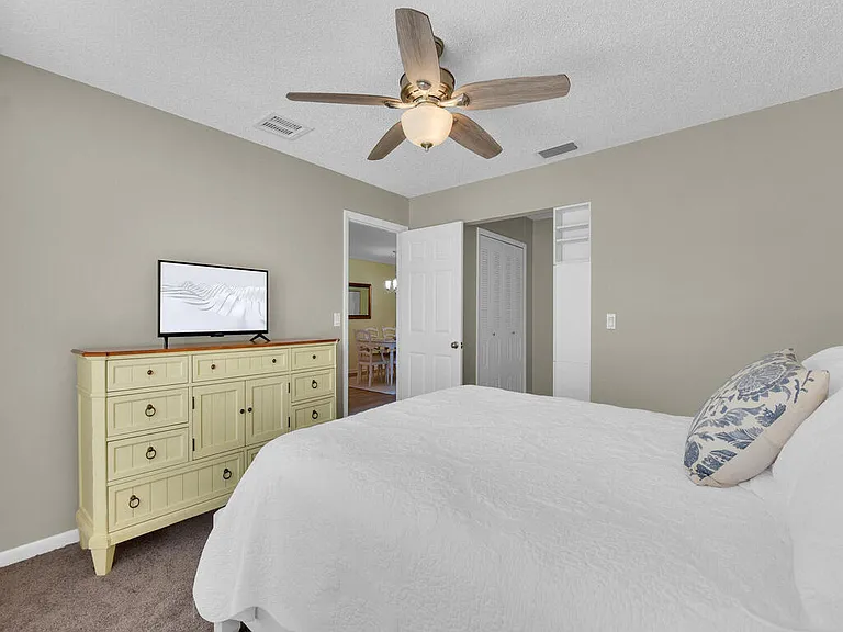 6815 Sandtrap Dr — Photo 10