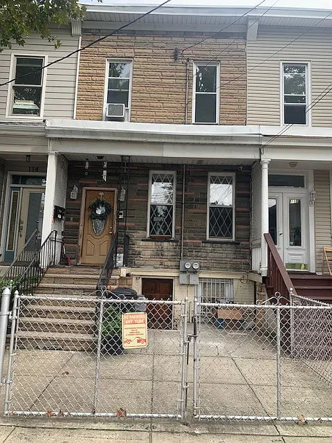 112 Waverly St #1