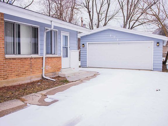 3rd image of 171 Westwood Dr