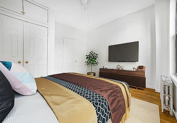 4th image of 424 E 75th St APT 5B