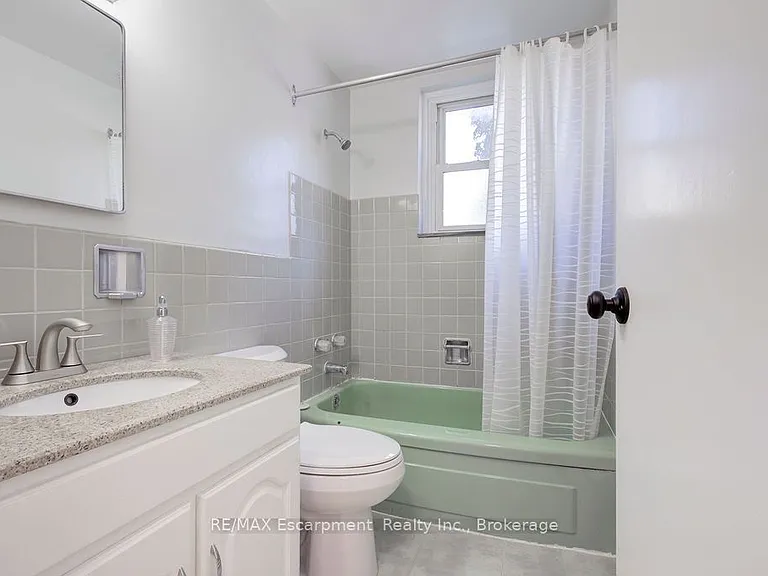 830 Robinson St #102 — Photo 20