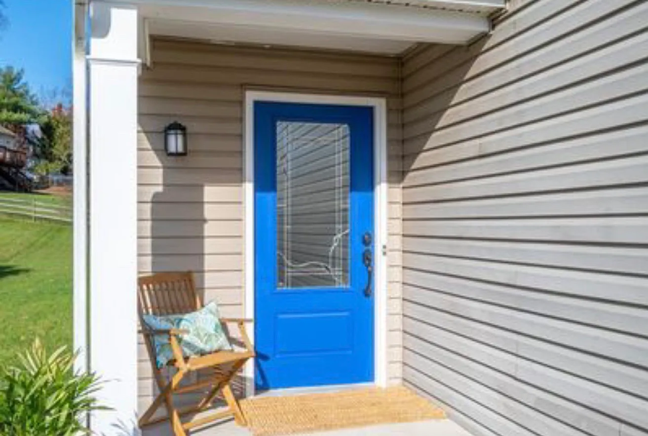 3 bed, 2.5 bath, 1708 sqft, $2,375 — Photo 3